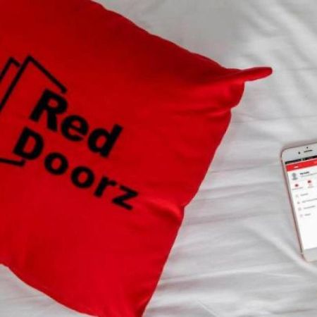 Reddoorz Near Rs Cikini Jakarta Buitenkant foto