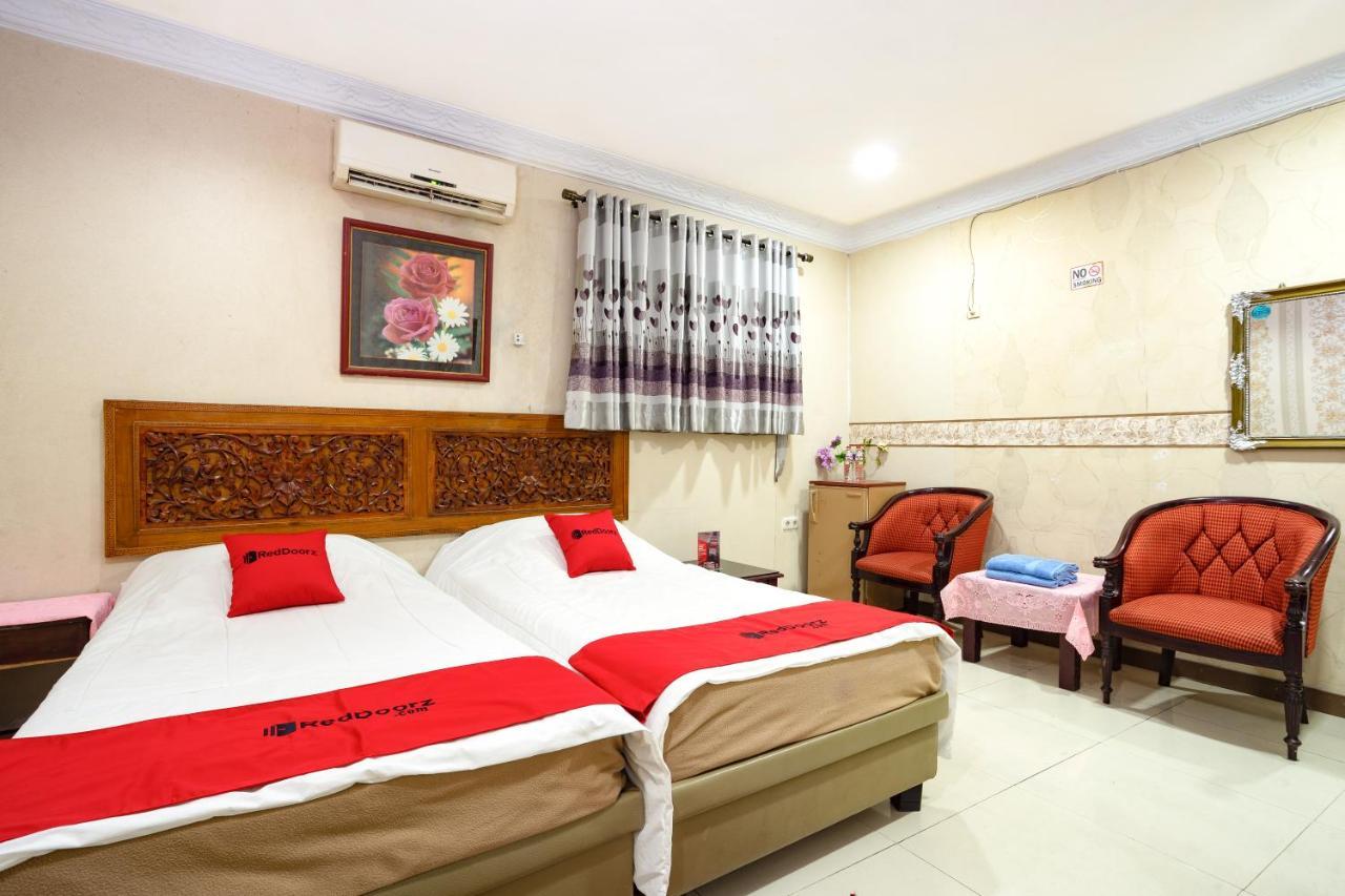 Reddoorz Near Rs Cikini Jakarta Buitenkant foto