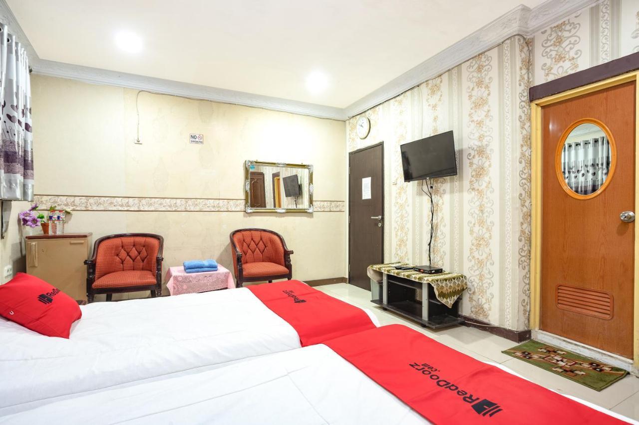Reddoorz Near Rs Cikini Jakarta Buitenkant foto